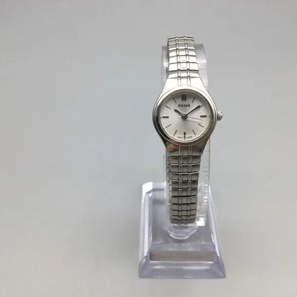 Vintage Pulsar Watch Women 21mm Silver Tone 1N01-X127 Stretch Band New Battery - Picture 2 of 14